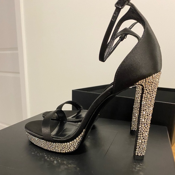 BEAUTIFUL, BLACK CRYSTALLIZED SAINT LAURENT HEELS!!!!! - Picture 2 of 10